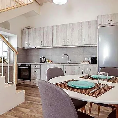 Whitelist Maisonette In Hotel